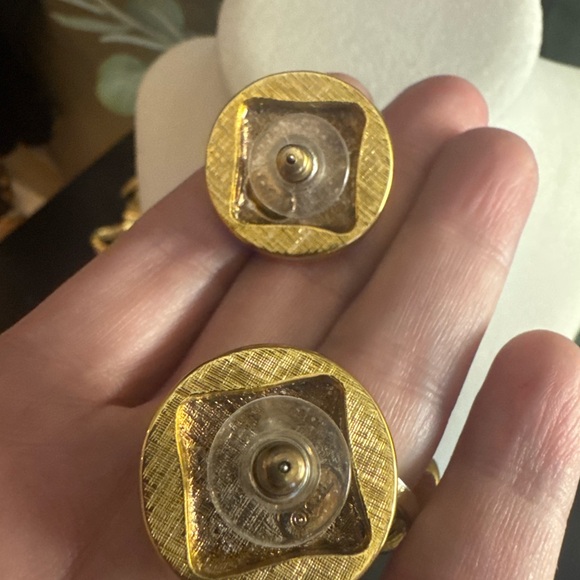 Vintage KJL Kenneth Jay Lane Pearl & Rhinestone Stud Earrings - Picture 2 of 3